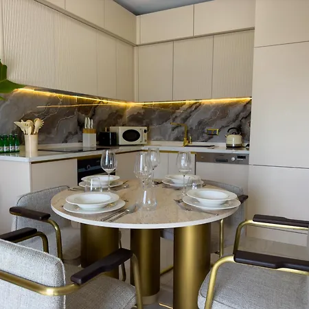 Qoople Legend A - In 100m To The Sea * אלאניה