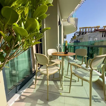 Qoople Legend A - In 100m To The Sea شقة *