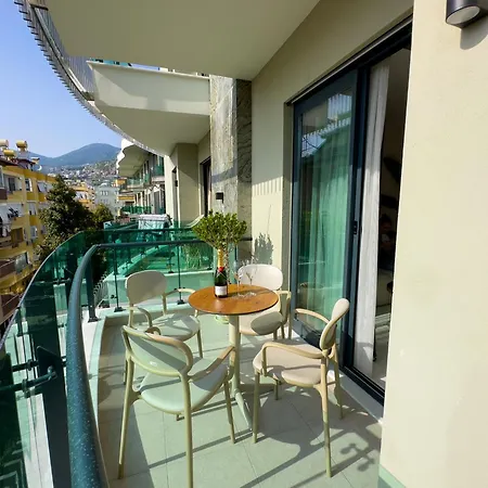 Qoople Legend A - In 100m To The Sea * אלאניה