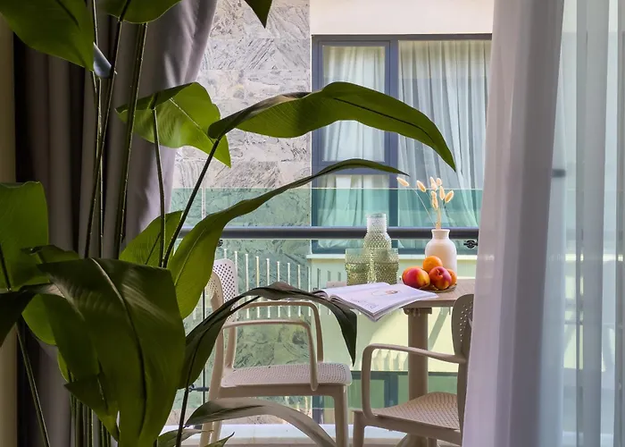 Qoople Legend A - In 100m To The Sea